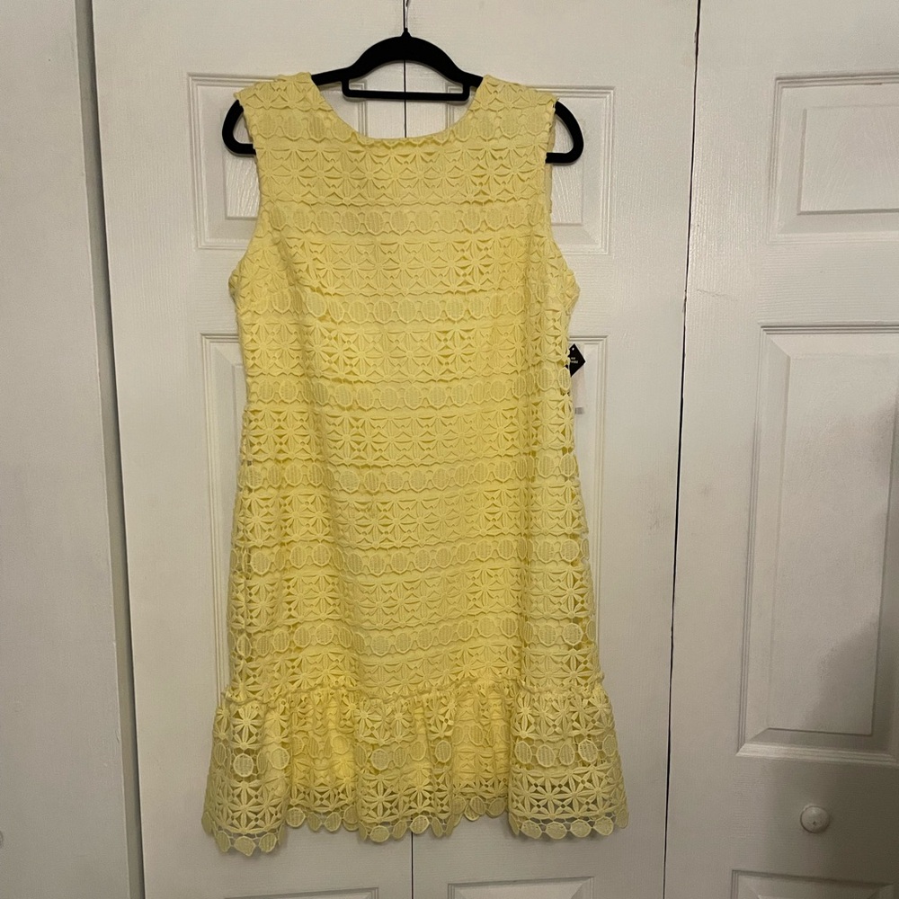 Sandra Darren NWT Sleeveless Yellow Crochet Dress Size 14